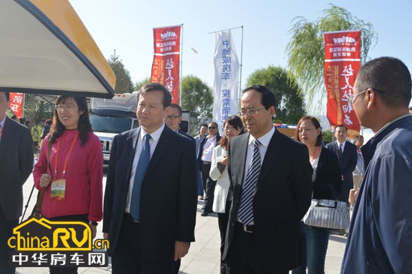 首届丝绸之路国际房车博览会在嘉峪关成功举办
